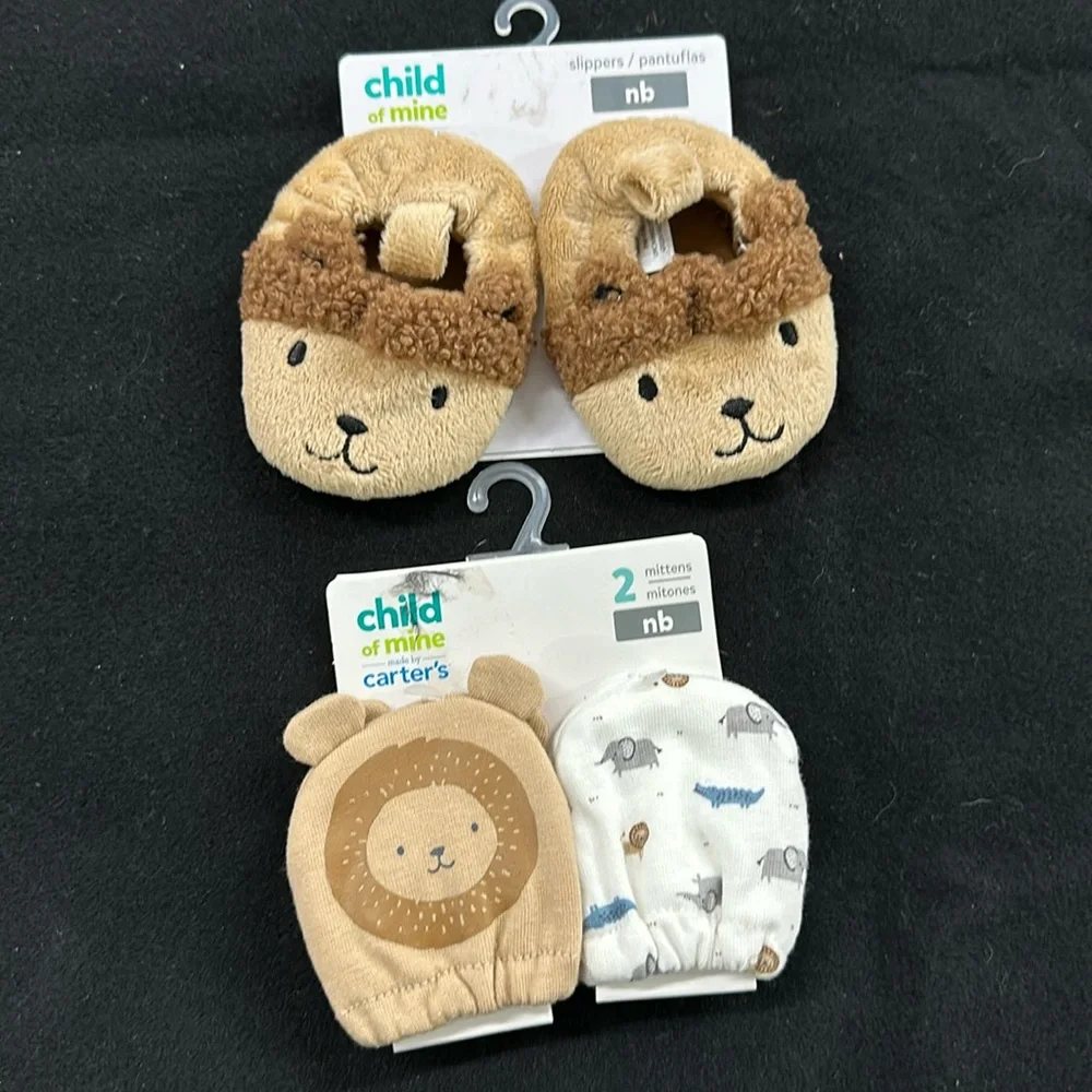 Child of mine slippers and mitten set